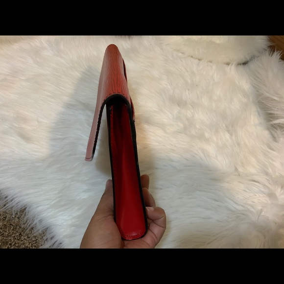 Authentic Louis Vuitton Carnime Red Epi Art Clutch - Picture 14 of 15